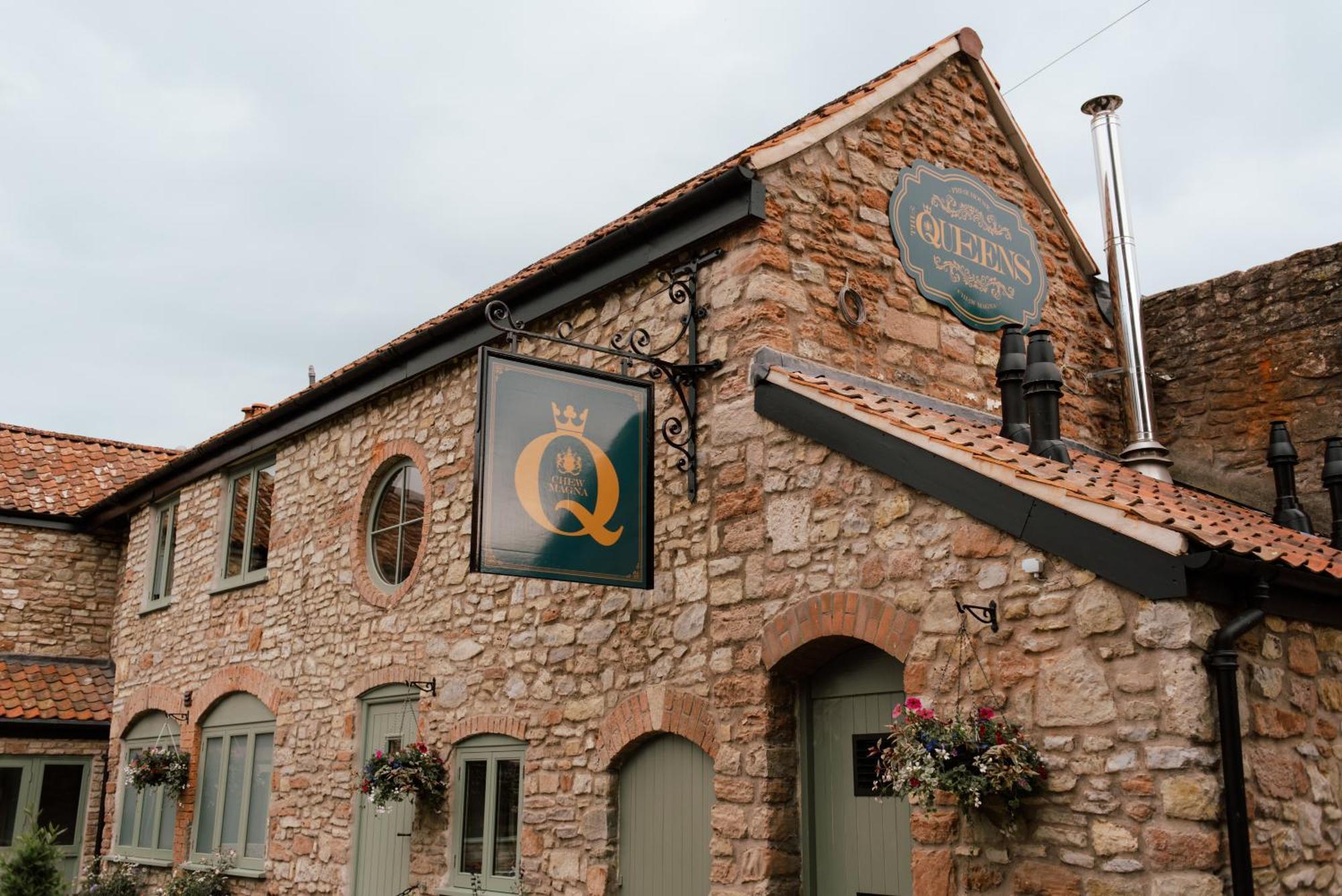 The Queens Chew Magna Camera foto